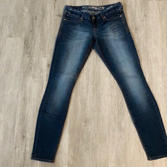 Express size 4 low rise jeans